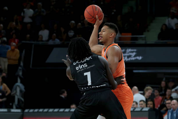 成为焦点 成为焦点